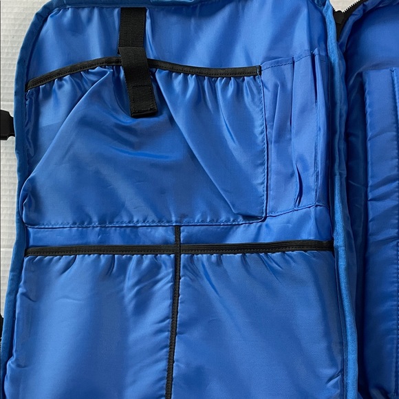 Simple Travel Backpack - Picture 4 of 11